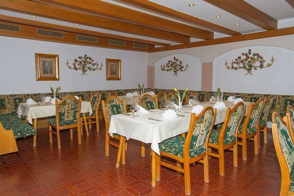 Hotel Huberhof Rum 3*,