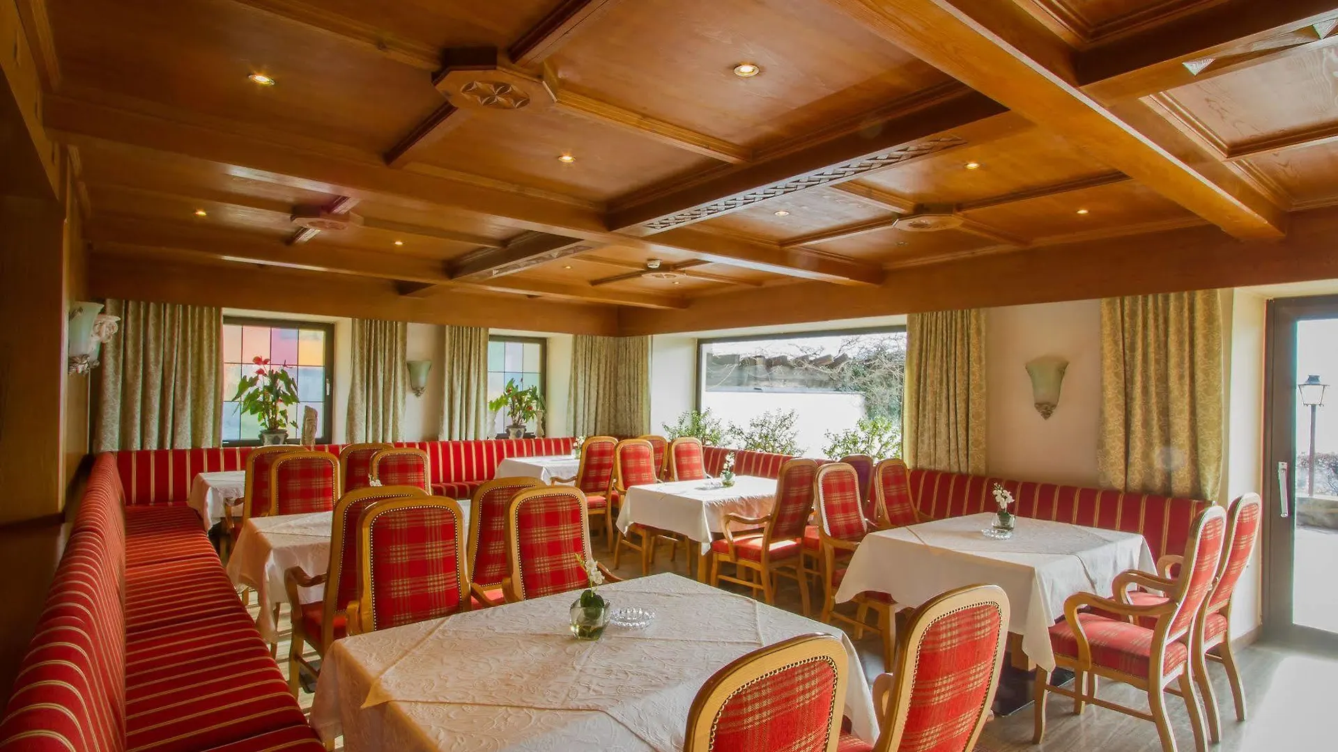 Hotel Huberhof Rum 3*,  Austria
